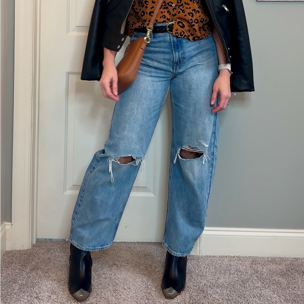 The Gap High Rise Distressed Barrel Jeans Medium Wash | Size 29 Long - Picture 7 of 12